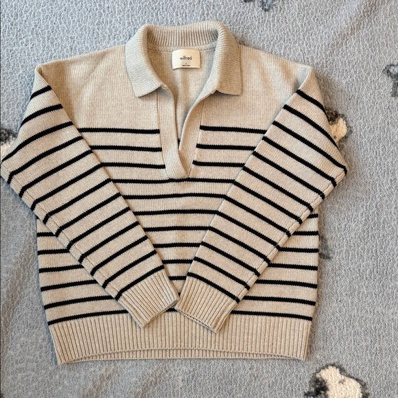 Wilfred Sweaters - Wilfred V-Neck Sweater in Grey and Black Stripes